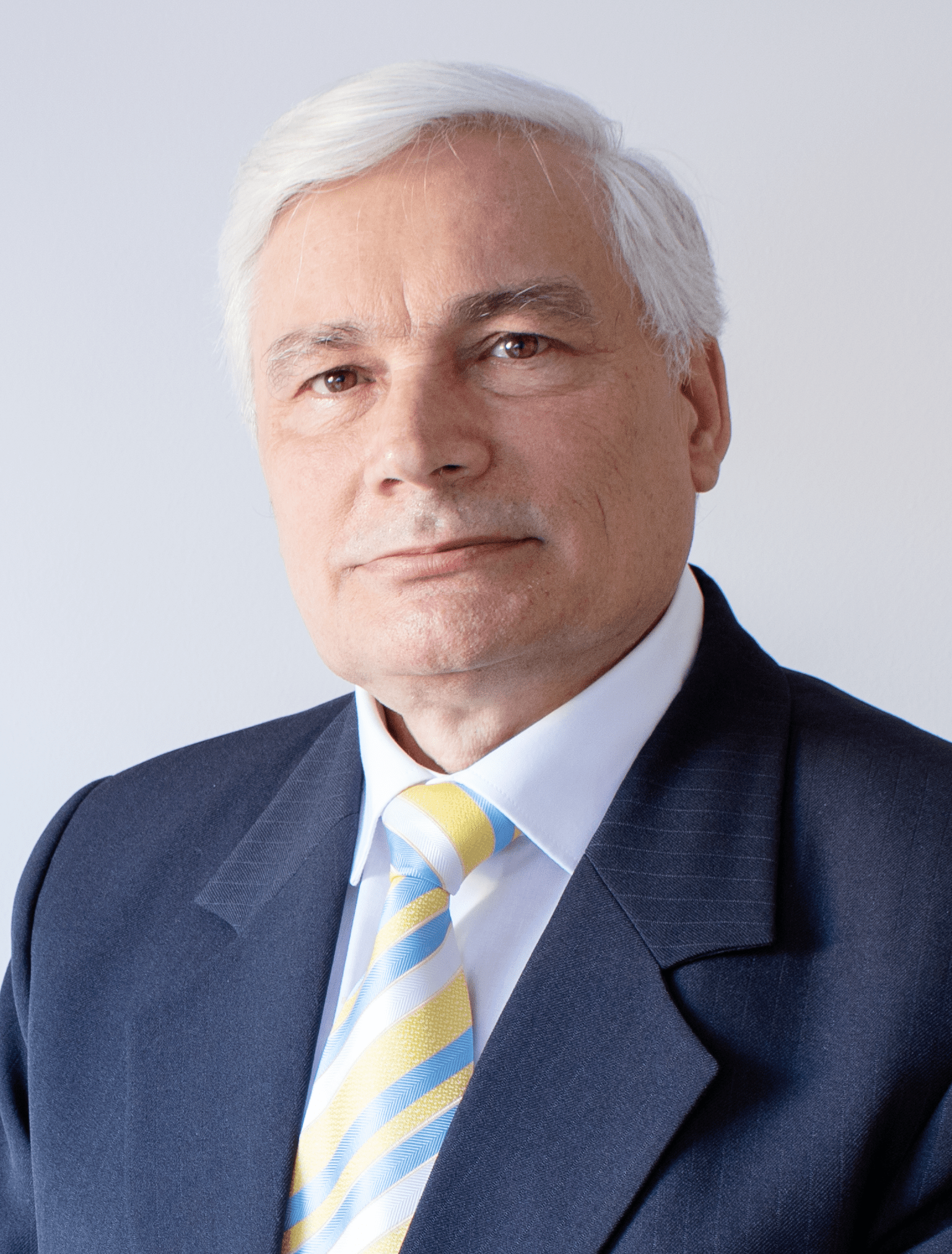 Hajdú József - BIONIKA Hajdú József a BIONIKA ÜGYVEZETŐ IGAZGATÓja.