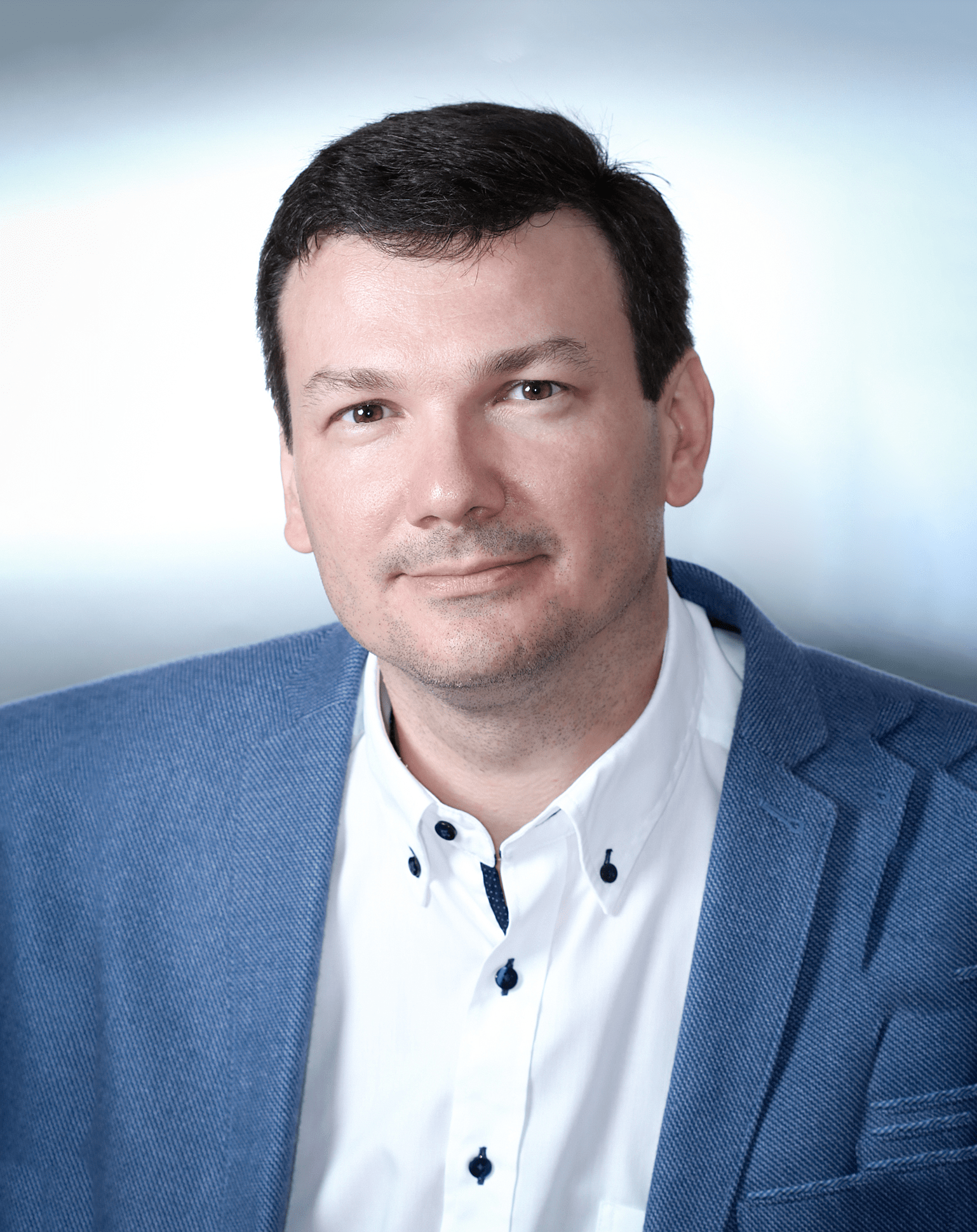 Dr. Hajdú József Ifj. Hajdú József ÜGYVEZETŐ IGAZGATÓ